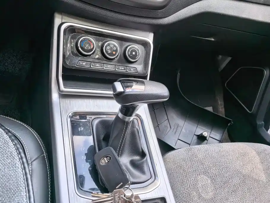 Besturn X40 2019 2019 1.6L Auto Luxury Type China V