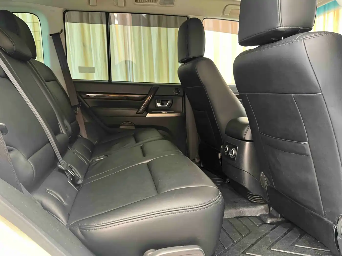 Mitsubishi Pajero (Import) 2016 3.0L Automatic Premium (China V) фото 25