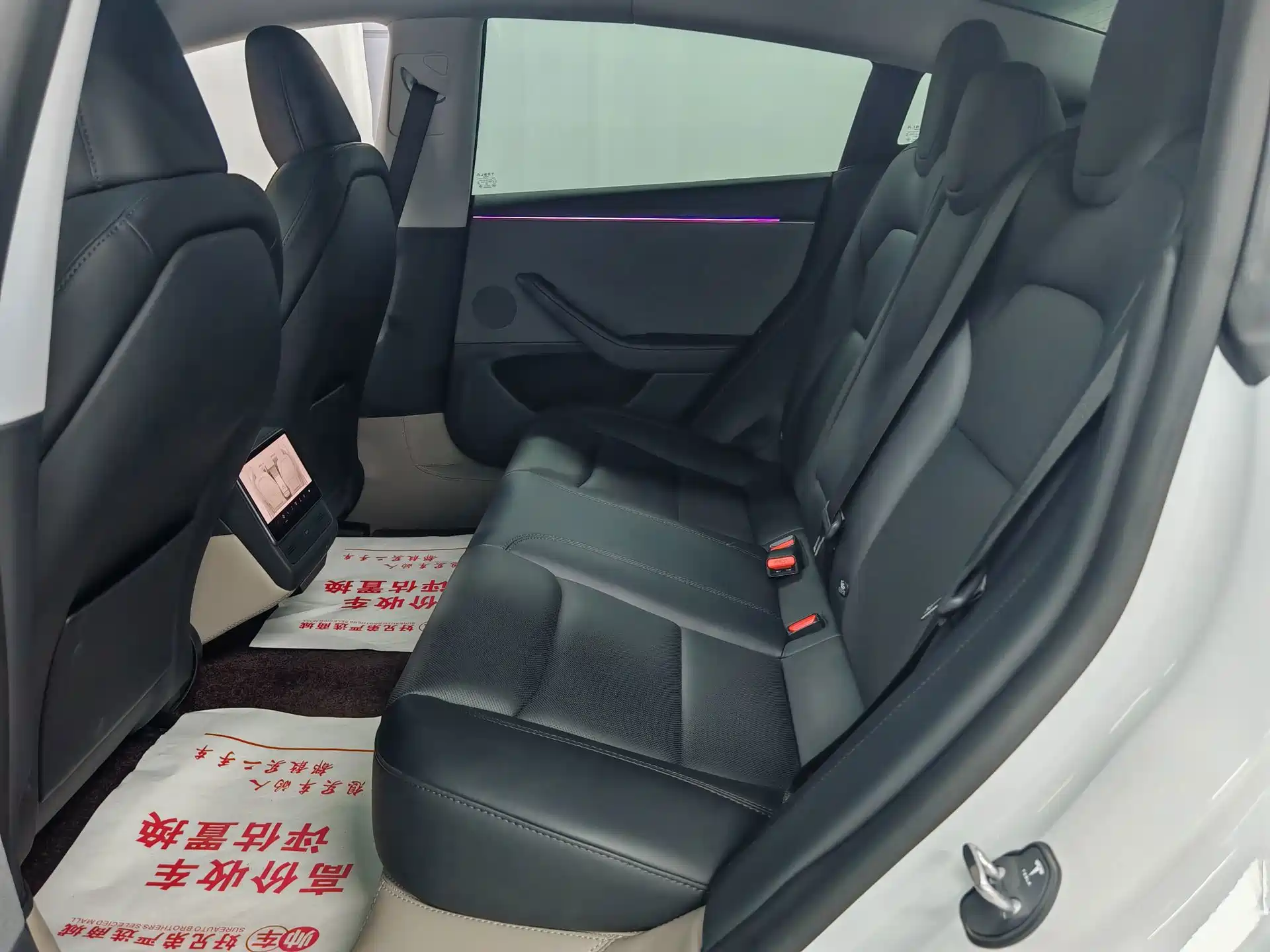 Фото 9 - Tesla Model 3