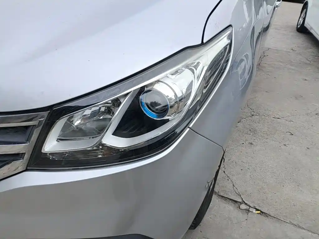 SAIC Maxus Maxus G10 2016 2014 Model Year 2.0T Auto Elite
