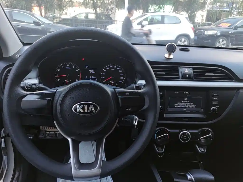 Kia K2 2017 2017 Sedan 1.4L AT GLS