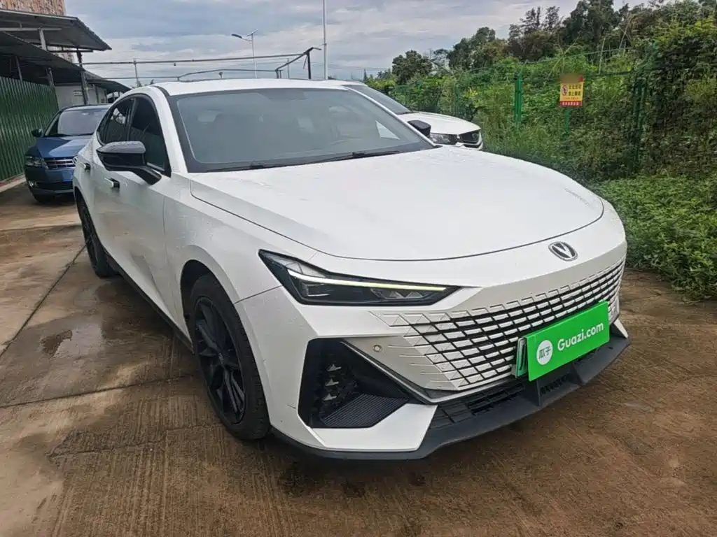 Changan UNI-V iDD 2023 2023 ZhiDian iDD 1.5T 113km Smart Fun Edition