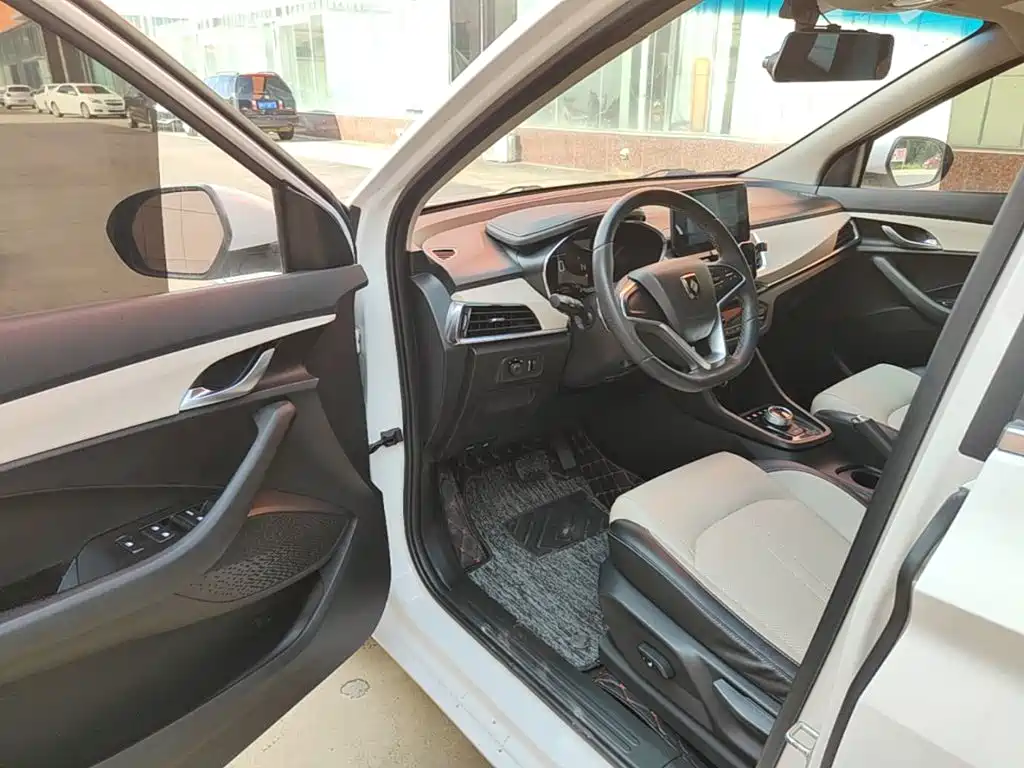 Baojun 360 2019 2018 1.5L Automatic Luxury (China V)