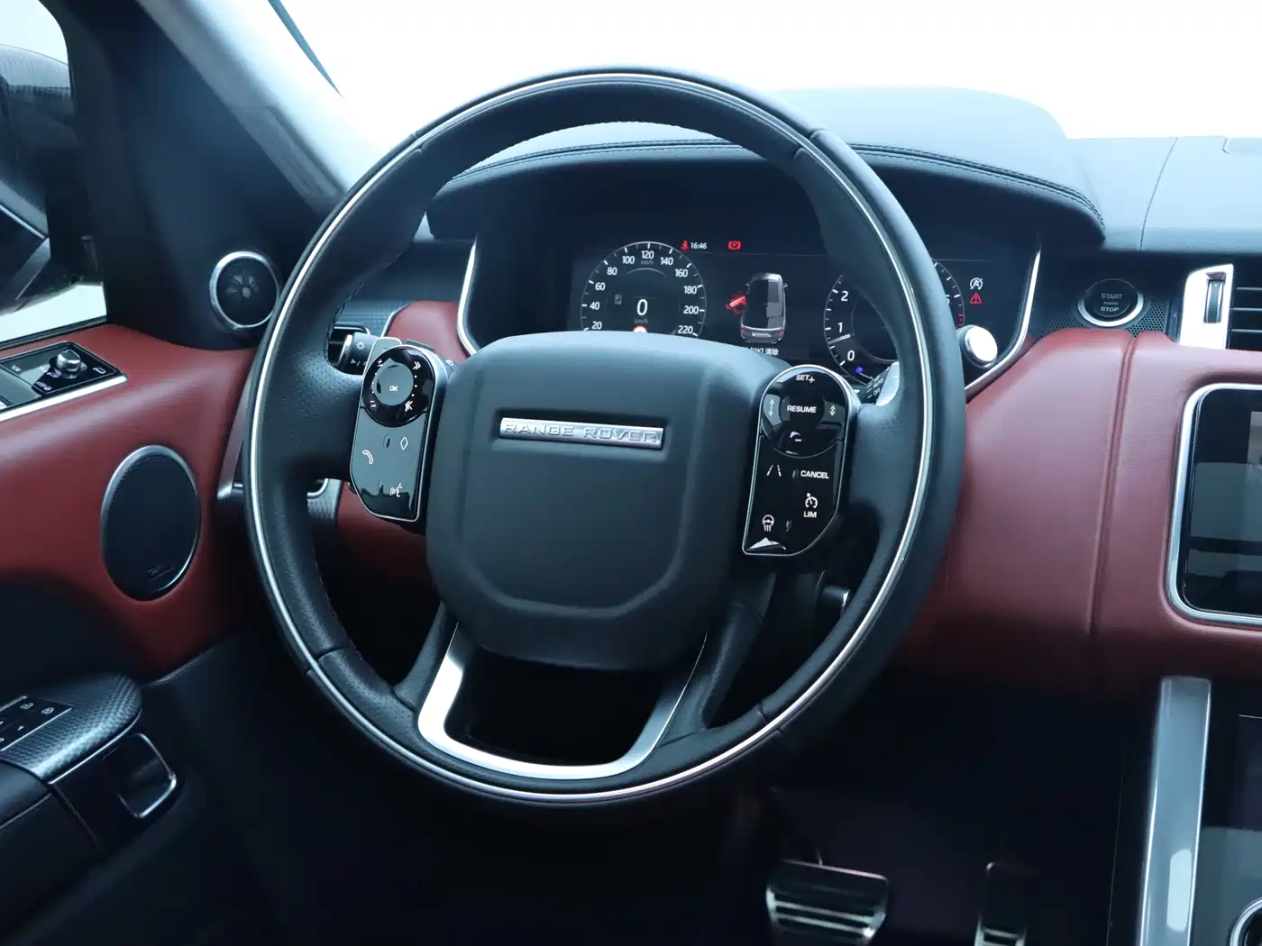 Land Rover Range Rover Sport 2022 3.0 L6 Gloss Black Edition фото 16