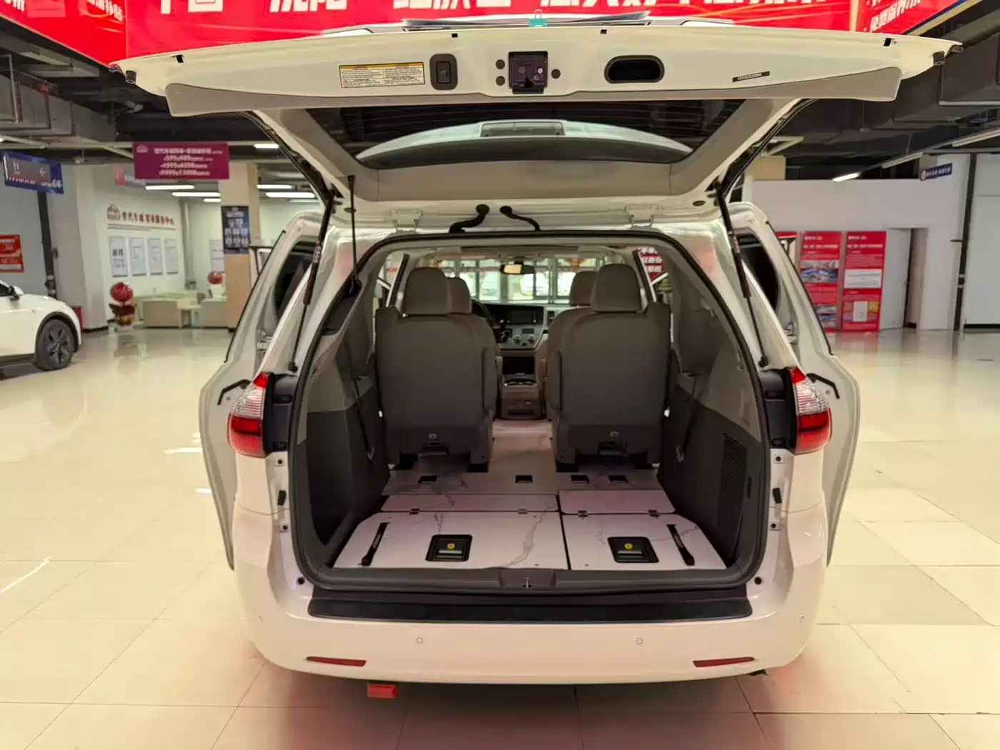 Toyota Sienna 2015 3.5L 2WD LE фото 18