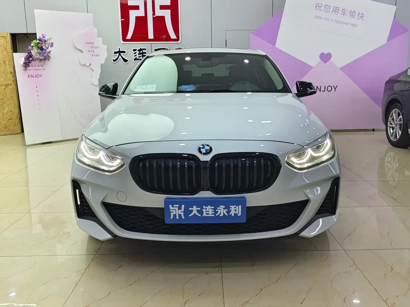 BMW 1 Series 2022 120i M Sport Shadow Edition фото 2