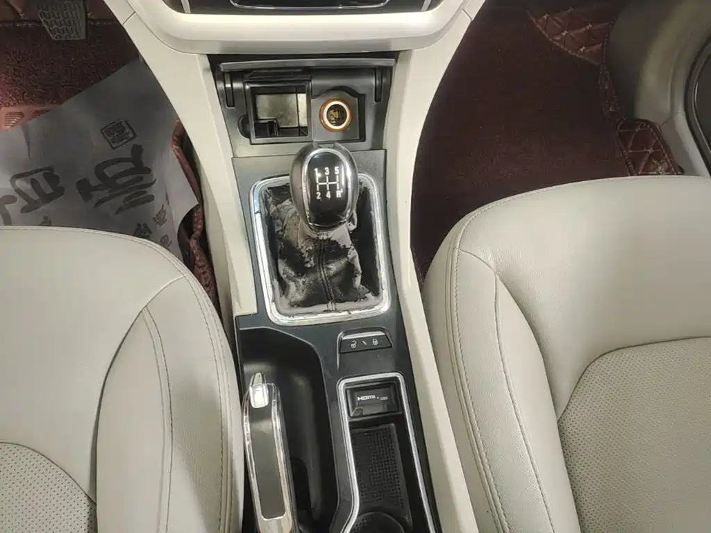 Geely Emgrand 2015 2014 Sedan 1.5L Manual Elite