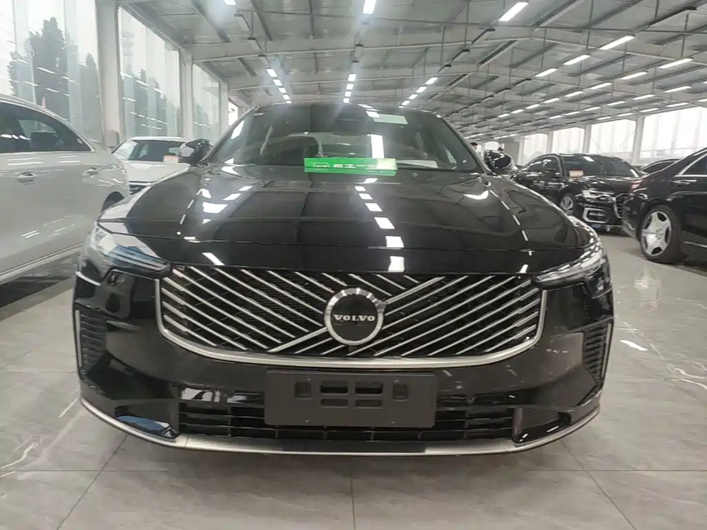 2026 Volvo S90