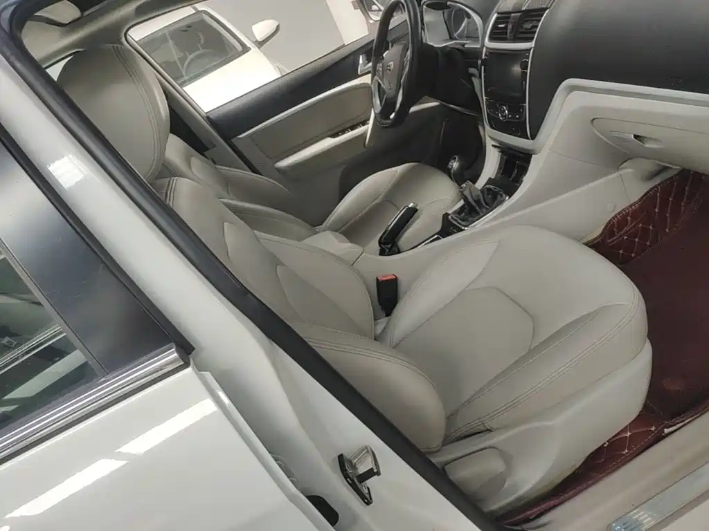 Geely Emgrand 2015 2014 Sedan 1.5L Manual Elite