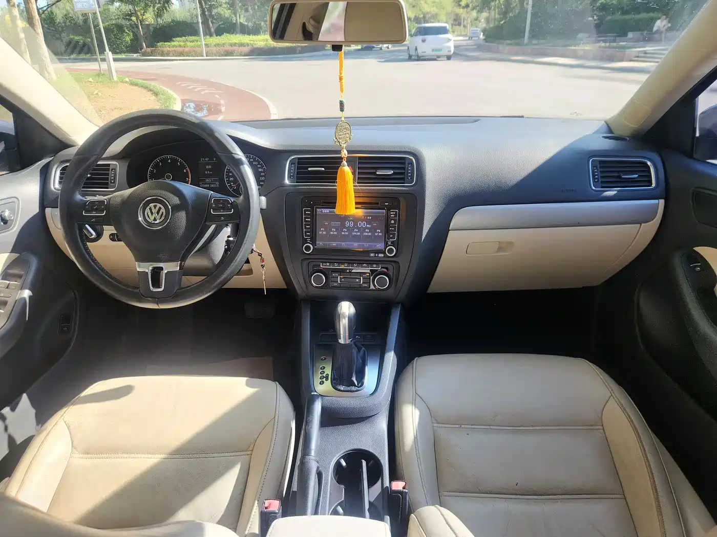 Volkswagen Sagitar 2012 1.4TSI Automatic Luxury фото 4