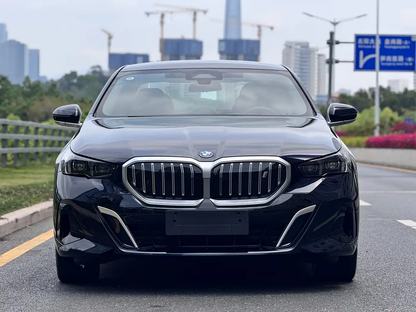 BMW I5
