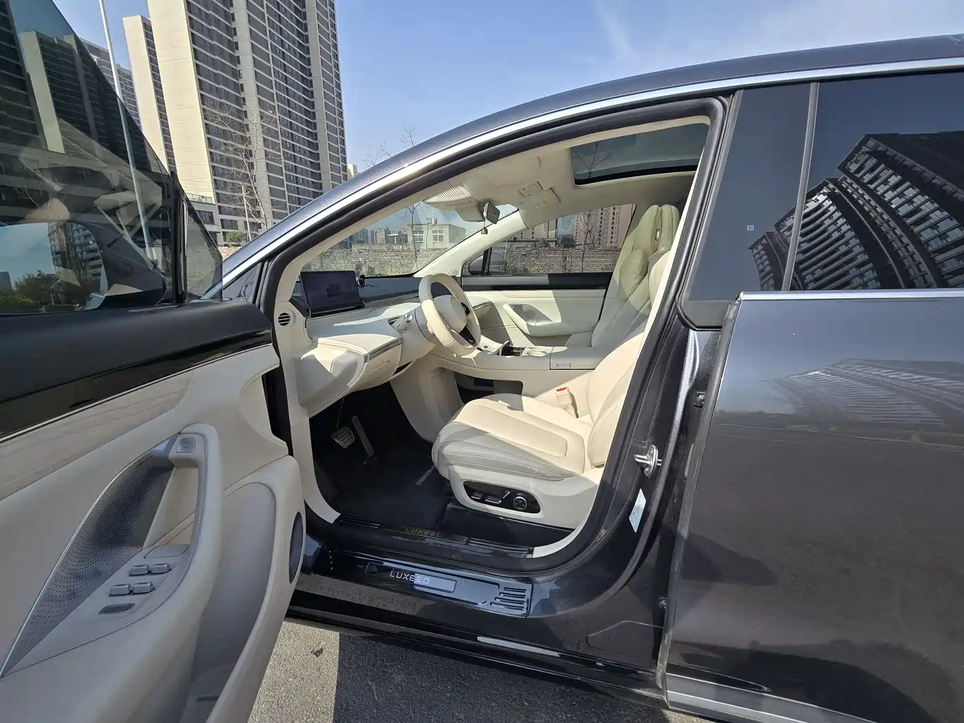 Zhijie Luxeed R7 2024 2025 Extended Range 251km Pro