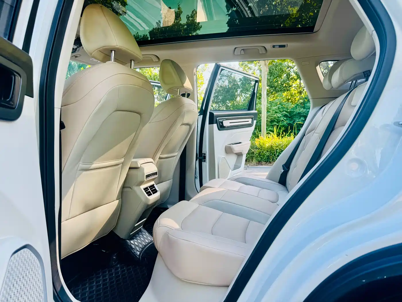Фото 8 - Geely ICON