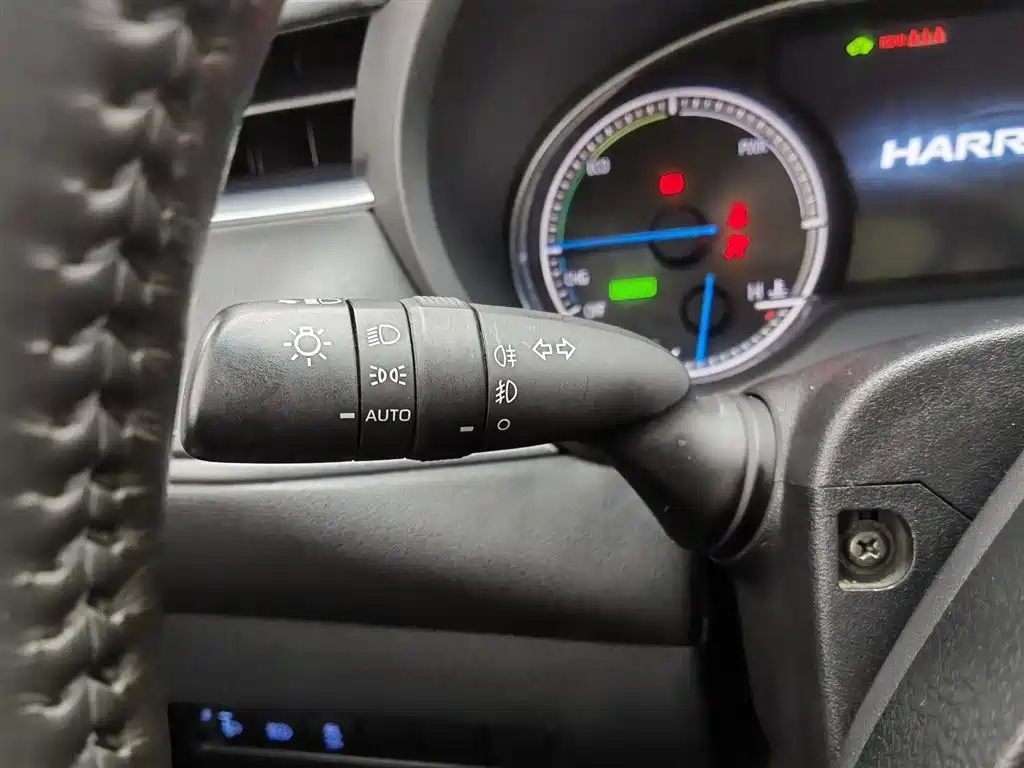 Toyota Lingfang HARRIER 2022 Hybrid 2.5L CVT 2WD Luxury Edition фото 21