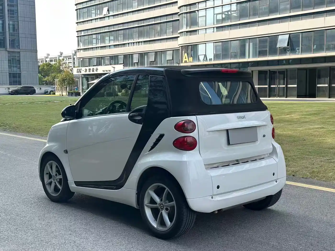 smart fortwo 2011 2011 1.0T Convertible Burning Orange Edition