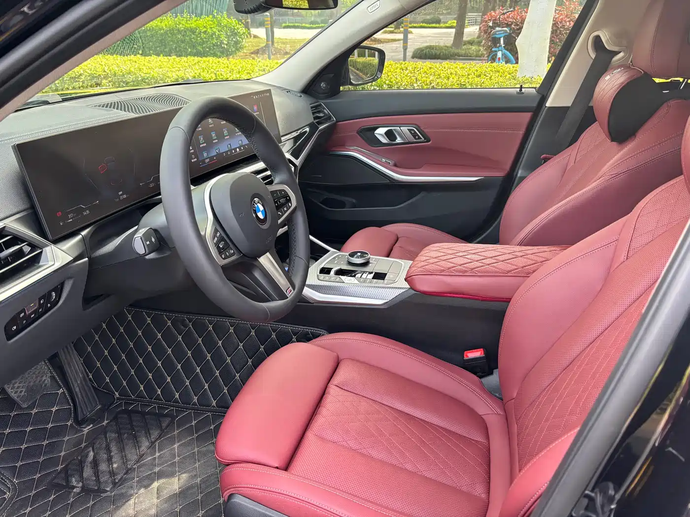 BMW 3 Series 2024 325Li M Sport Shadowline Package фото 9