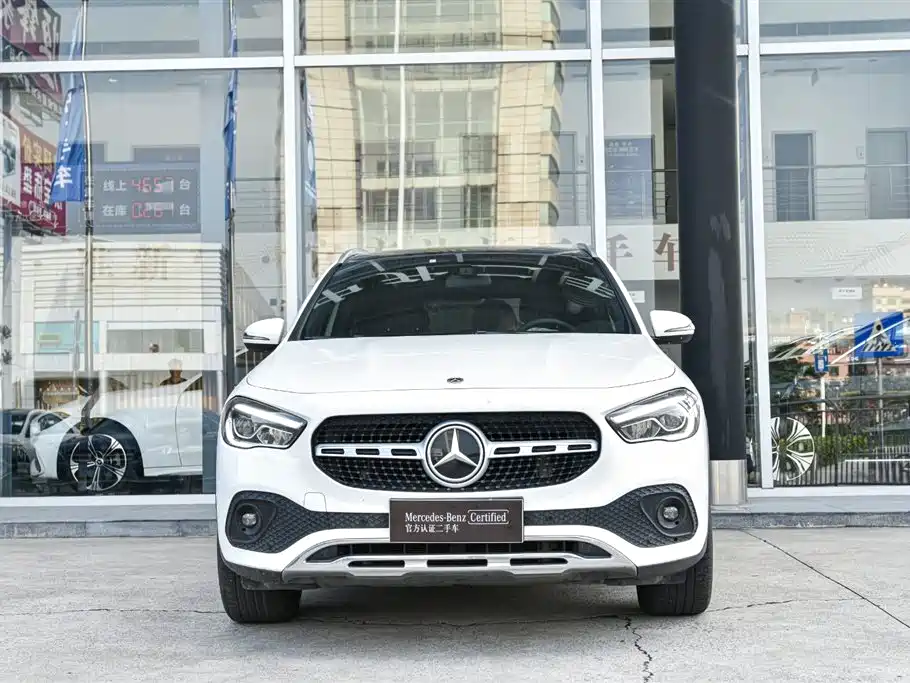 MERCEDES-BENZ GLA