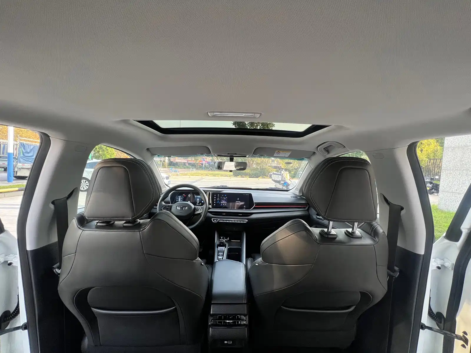 Фото 7 - Geely Binrui