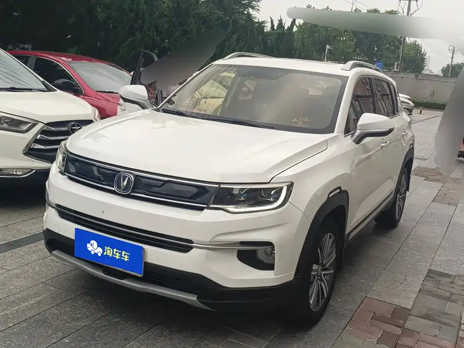 Changan CS35 PLUS 2018 2018 1.6L Automatic Cool Connect China V