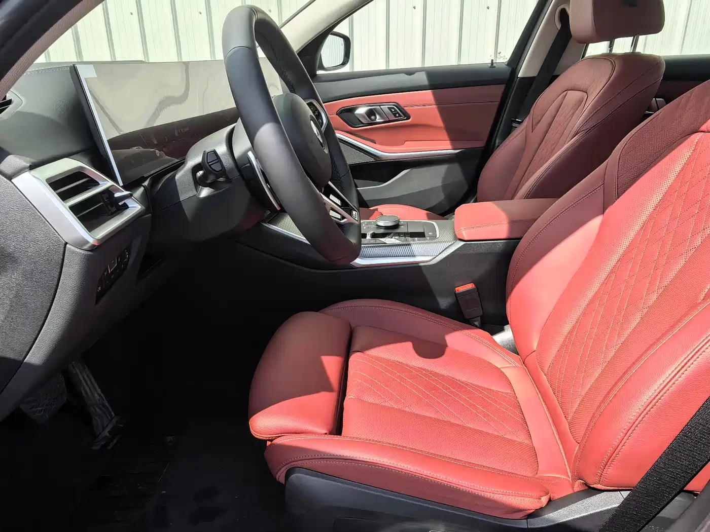 BMW 3 Series 2025 330Li M Sport Night Edition фото 6