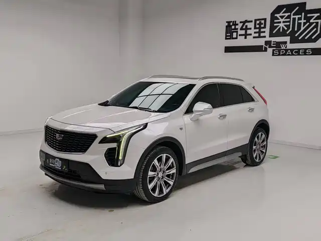 CADILLAC XT4