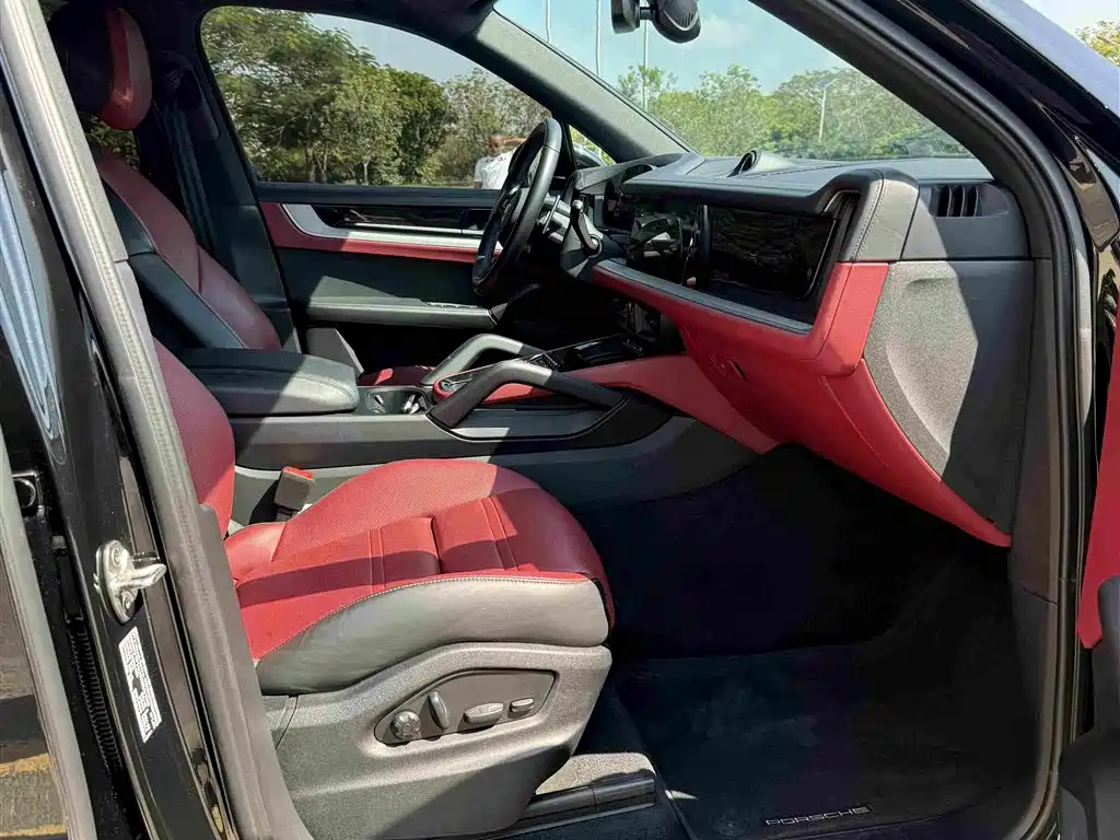 صورة 13 - Porsche Cayenne