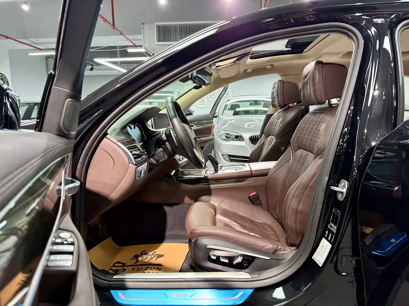 BMW 7 Series 2016 740Li Leading Edition фото 8