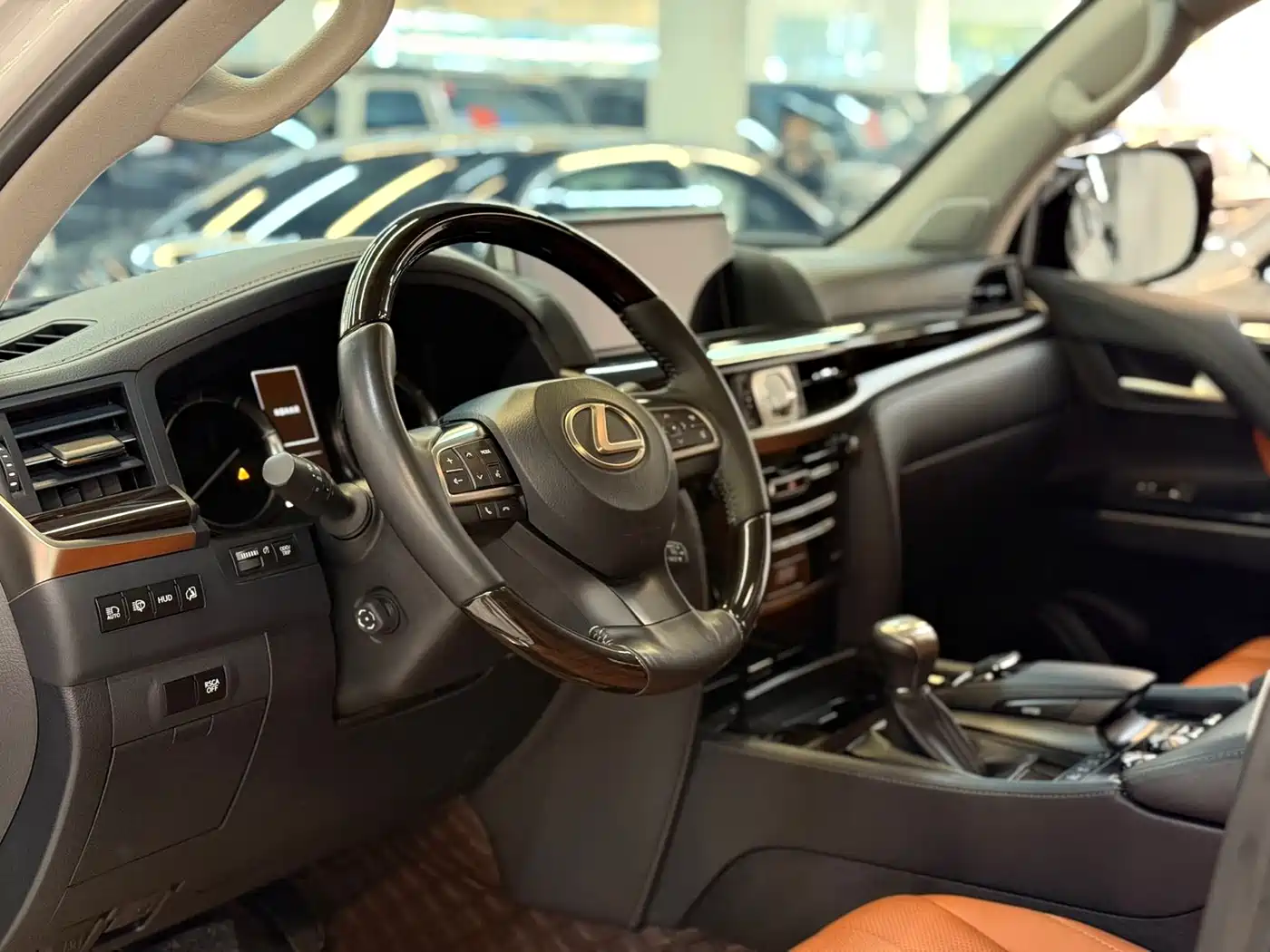 Lexus LX 2017 570 Dynamic Luxury фото 7