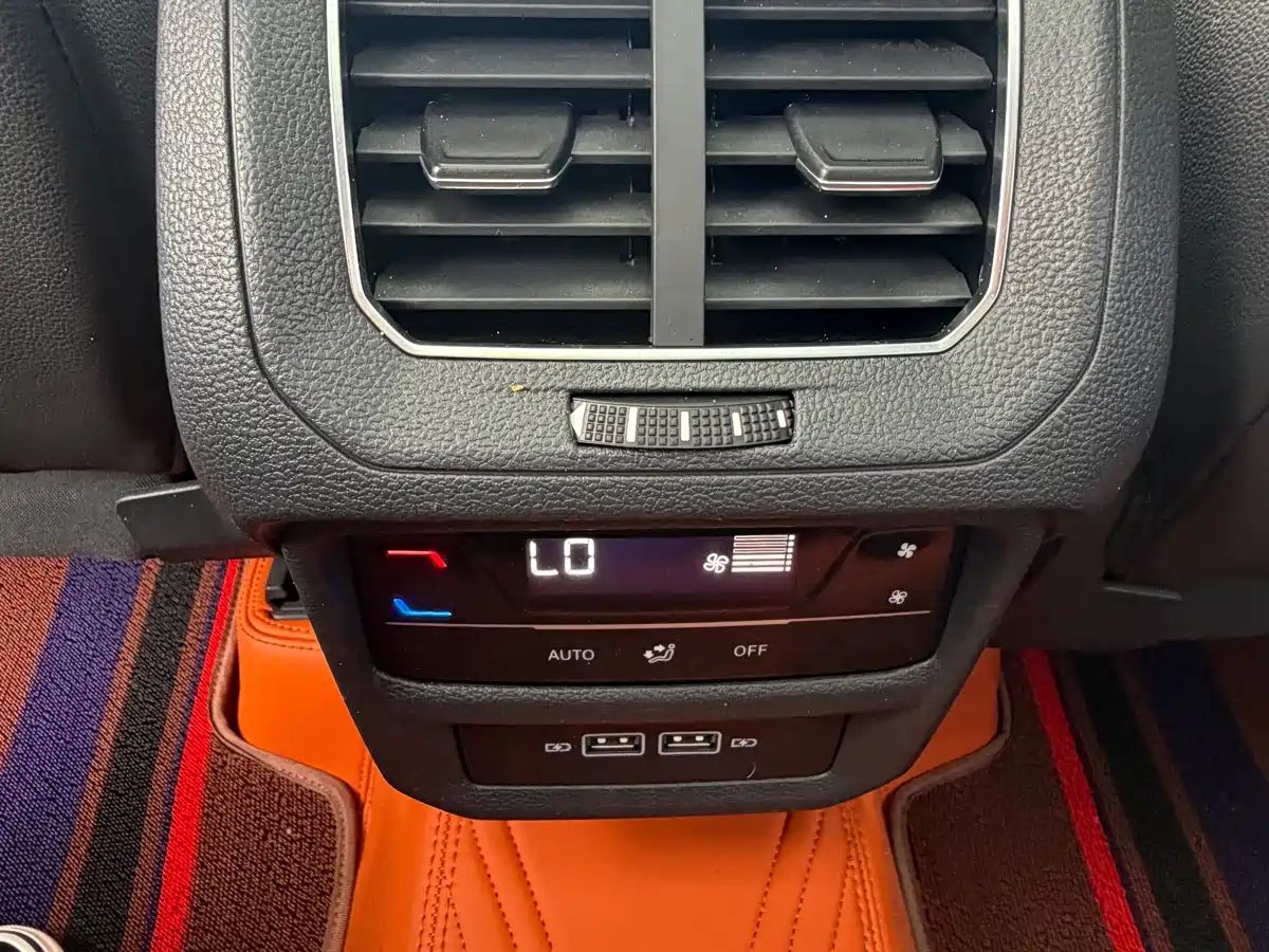 Volkswagen Tayron X 2020 330TSI 2WD Premium Smart Edition фото 12
