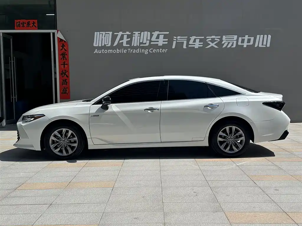 Toyota Avalon 2019 Hybrid 2.5L Luxury Edition China VI фото 21