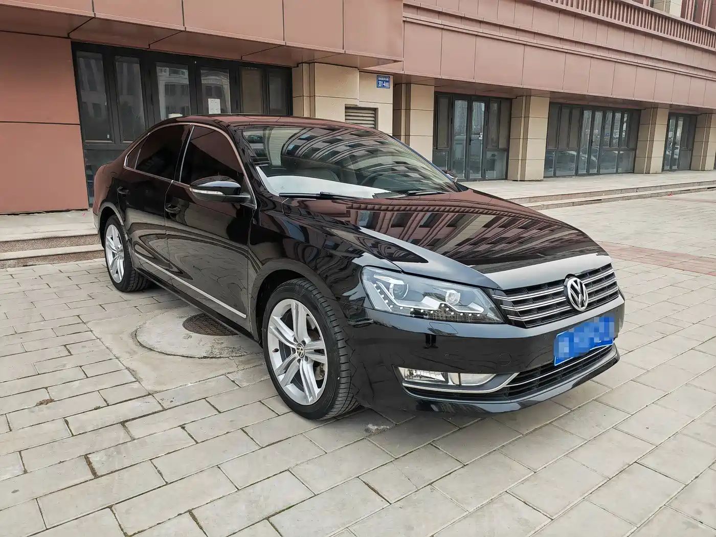 Volkswagen Passat 2015 2.0TSI DSG Prestige Edition фото 3