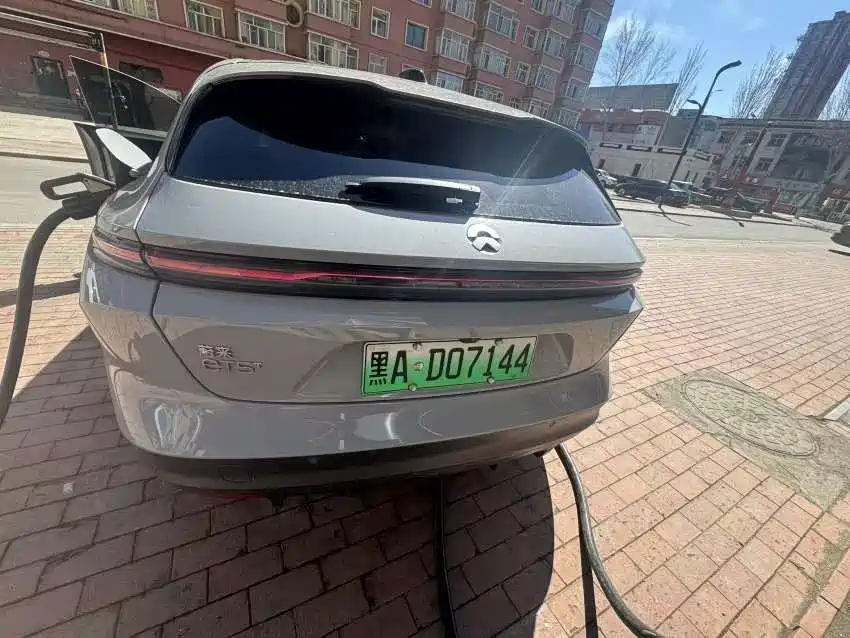 NIO NIO ET5T