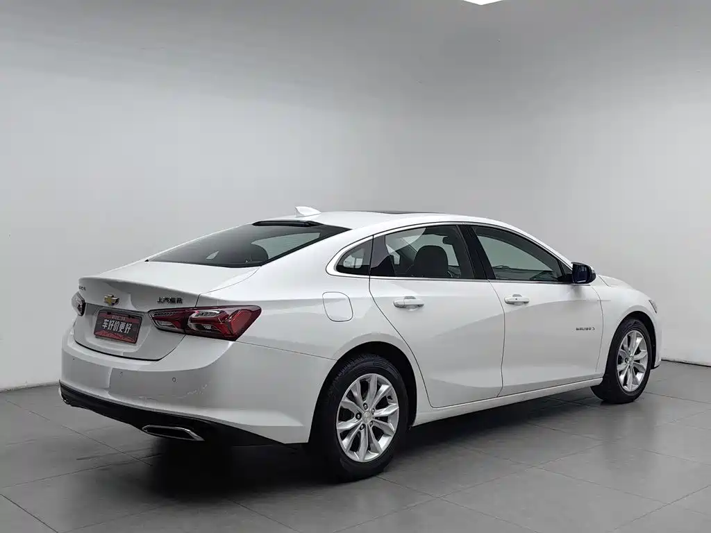 Фото 2 - Chevrolet Malibu XL