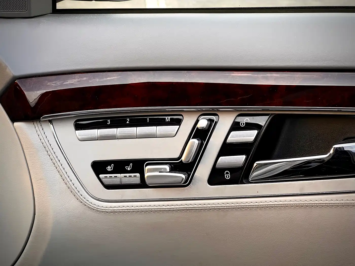 Mercedes-Benz S-Class 2010 S 600 L фото 29