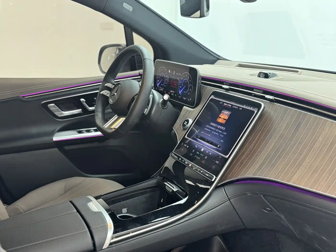 MERCEDES-BENZ EQE SUV