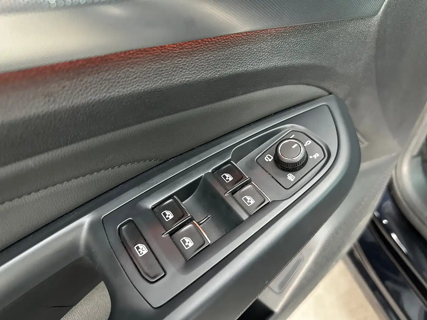 Volkswagen Passat 2024 380TSI Starlight Luxury Edition фото 6