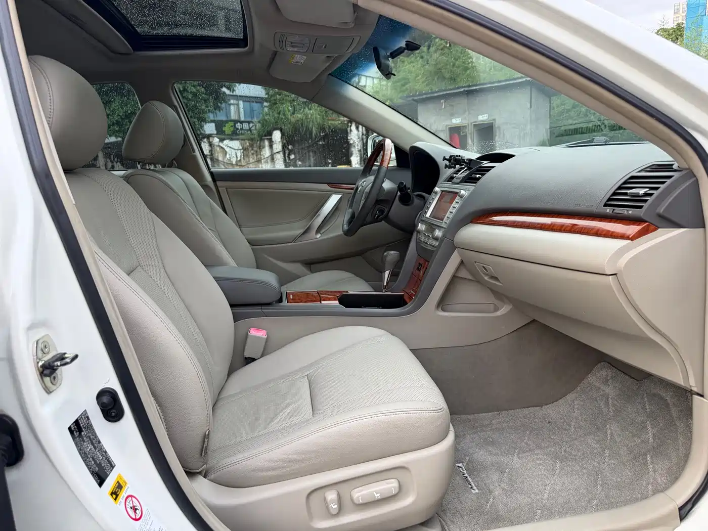 Фото 10 - Toyota Camry
