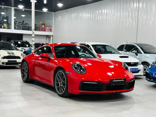 PORSCHE 911