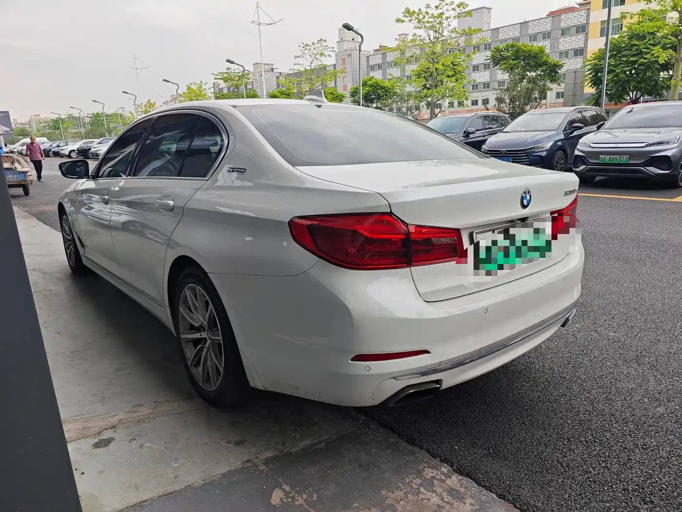 BMW 5 Series New Energy 2019 530Le Luxury Package фото 6