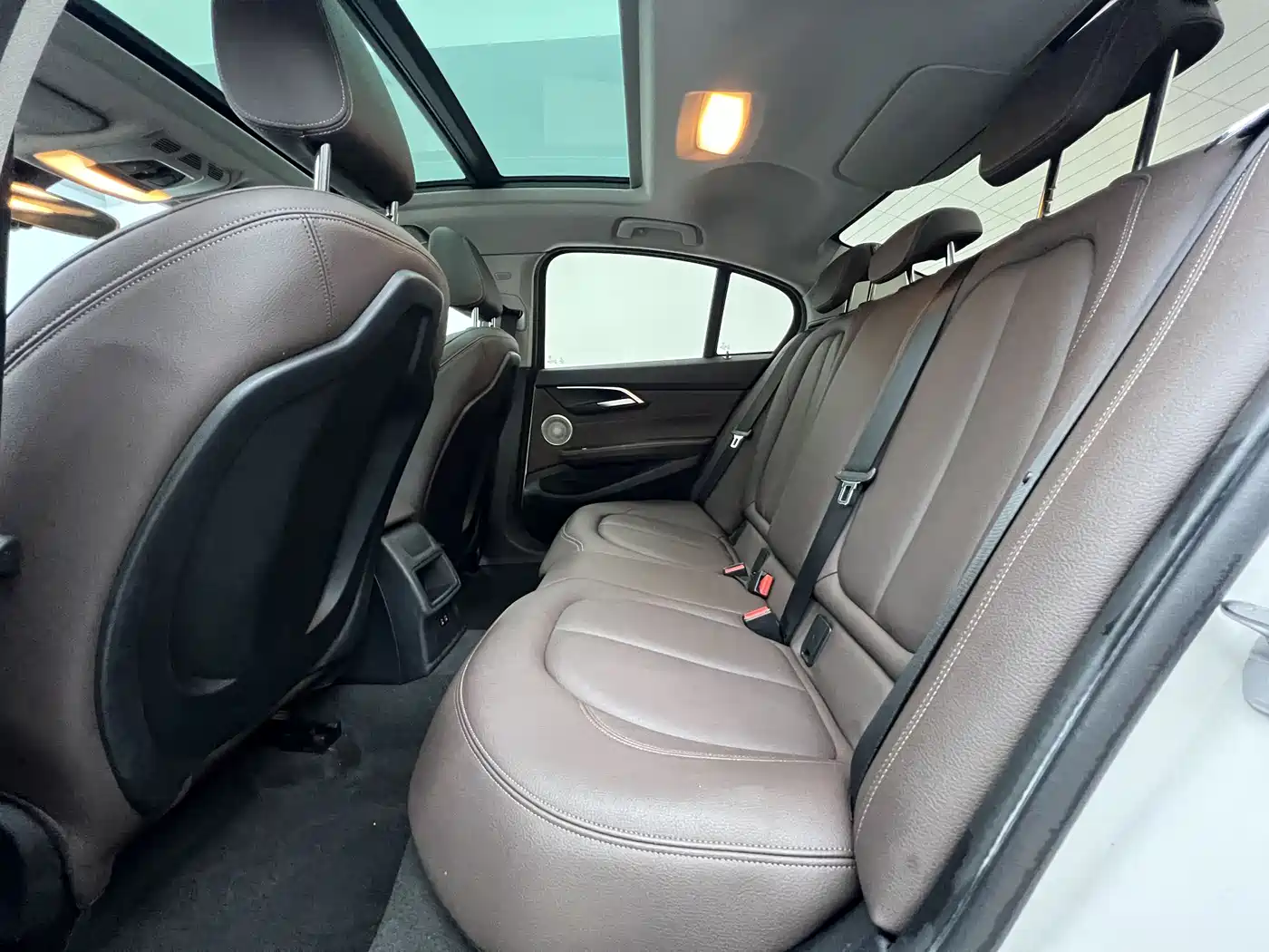 BMW 1 Series 2021 120i M Sport Shadow Edition фото 15