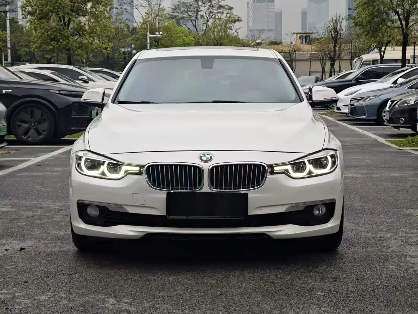 صورة 2 - BMW 3 Series
