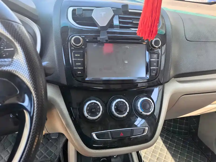 Jinbei Huachen Jinbei 750 2016 2016 1.5L Luxury