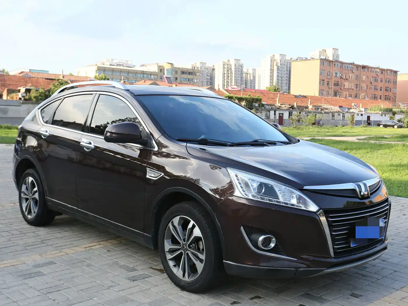 2017 Luxgen U6 SUV