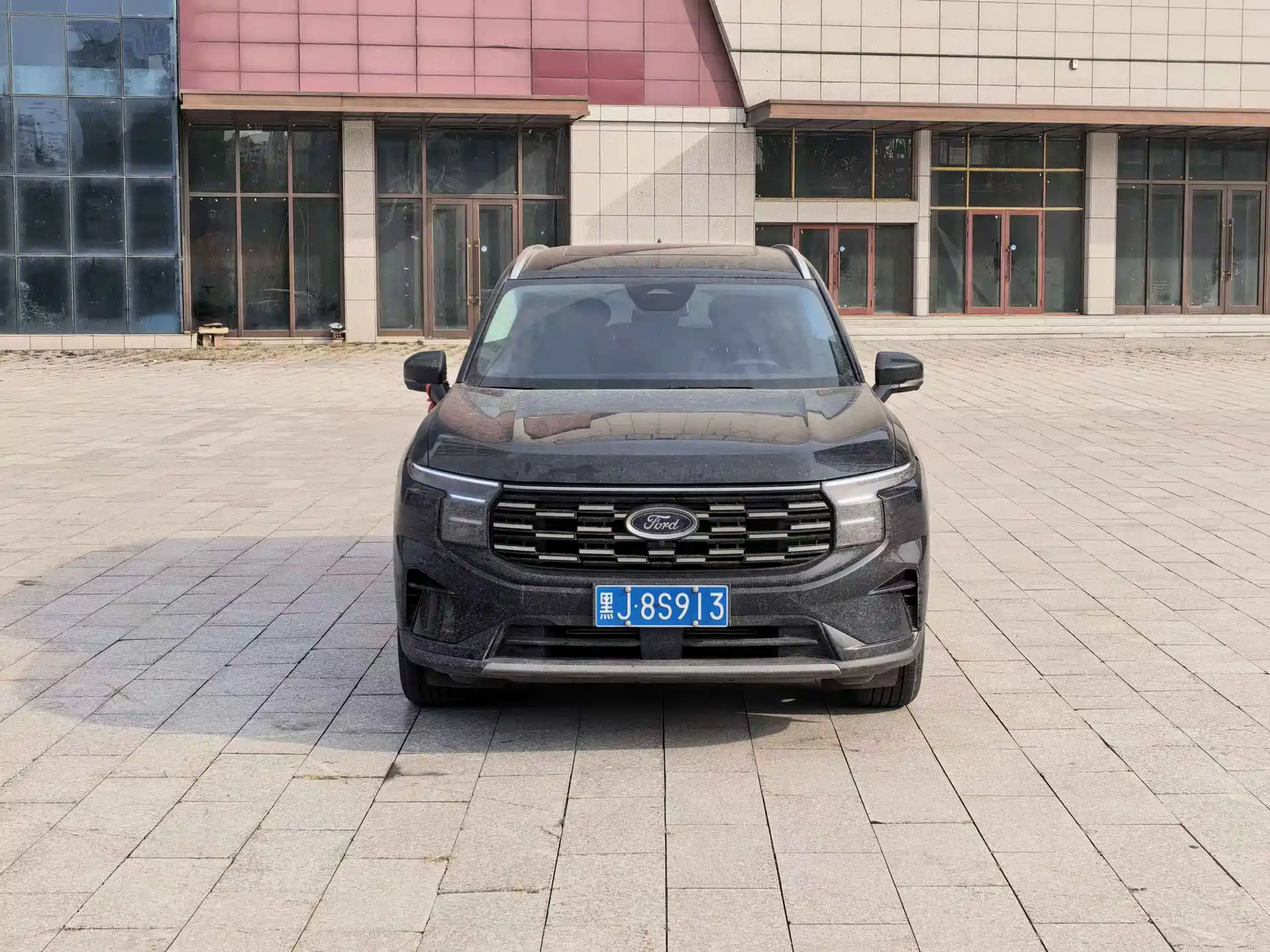 Photo 3 - Ford Edge