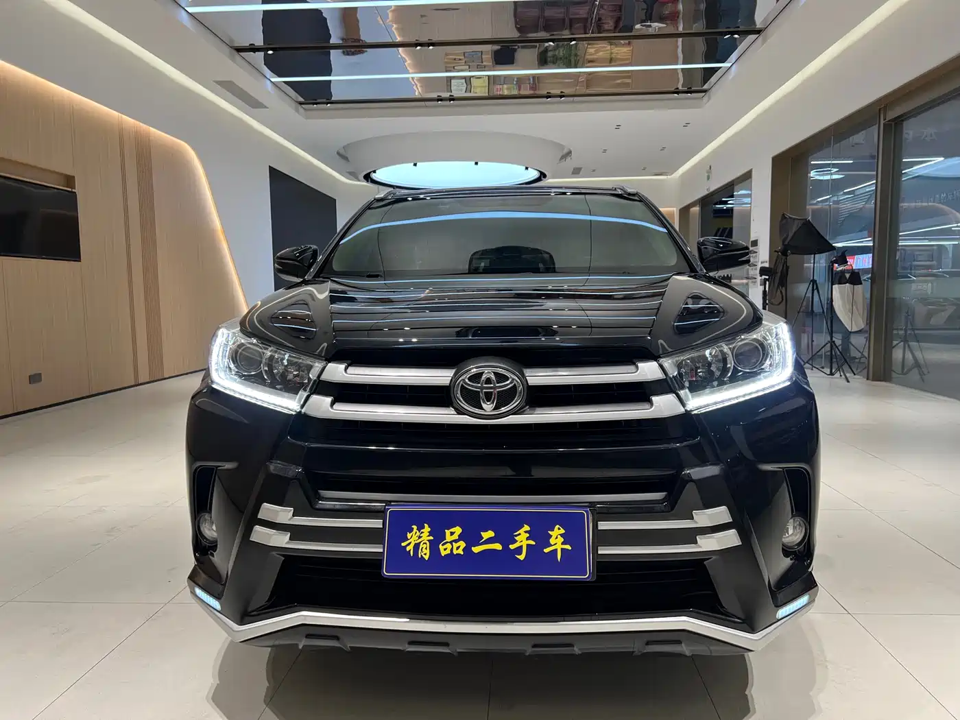 TOYOTA HIGHLANDER