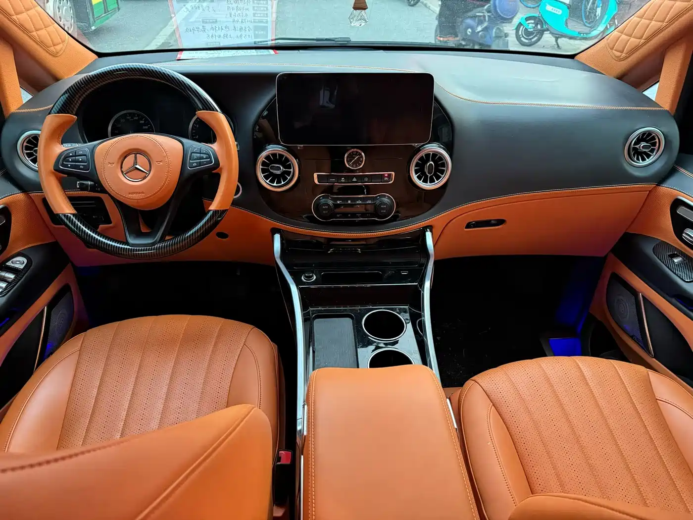 Mercedes-Benz Vito 2023 2.0T Elite 7-Seater фото 6
