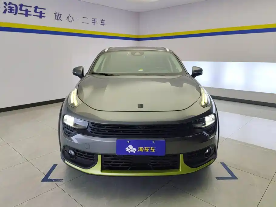 2022 Lynk & Co 02
