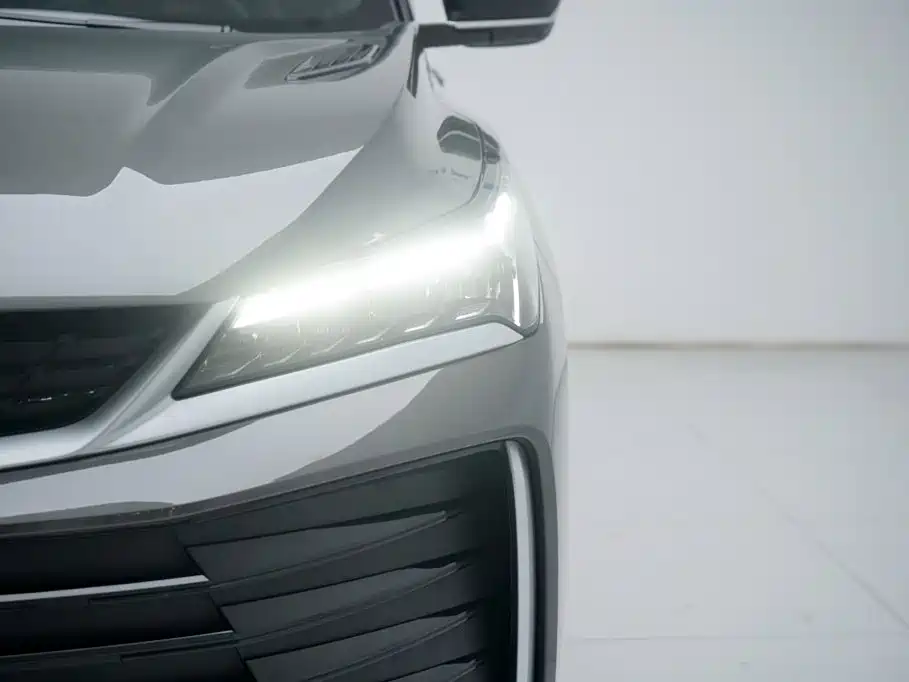 Фото 20 - Geely Binyue