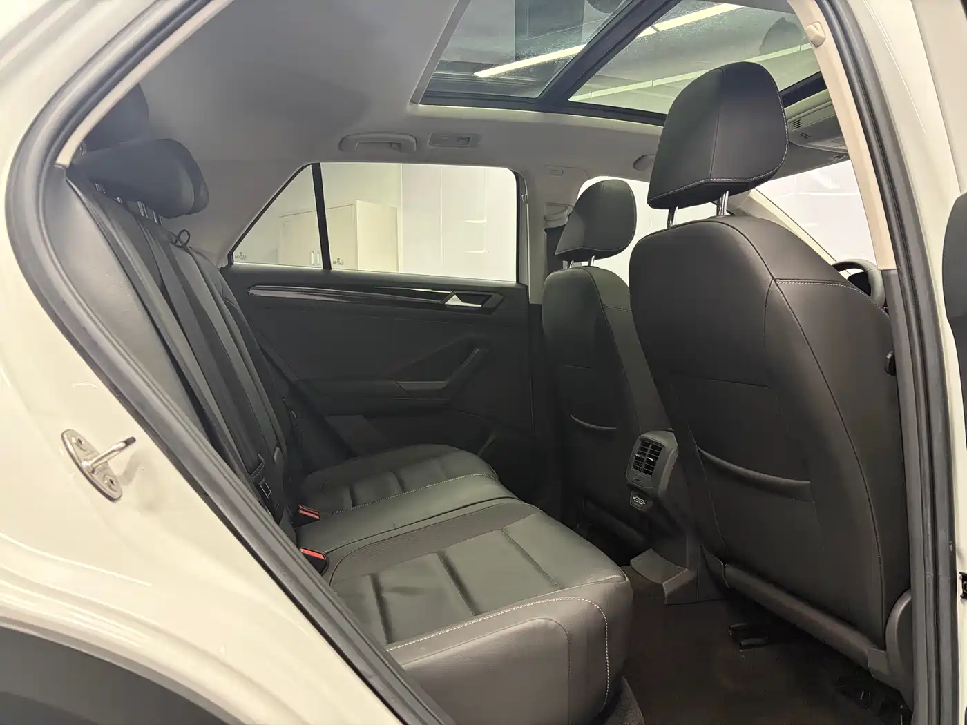 VOLKSWAGEN T ROC EXPLORING SONGS