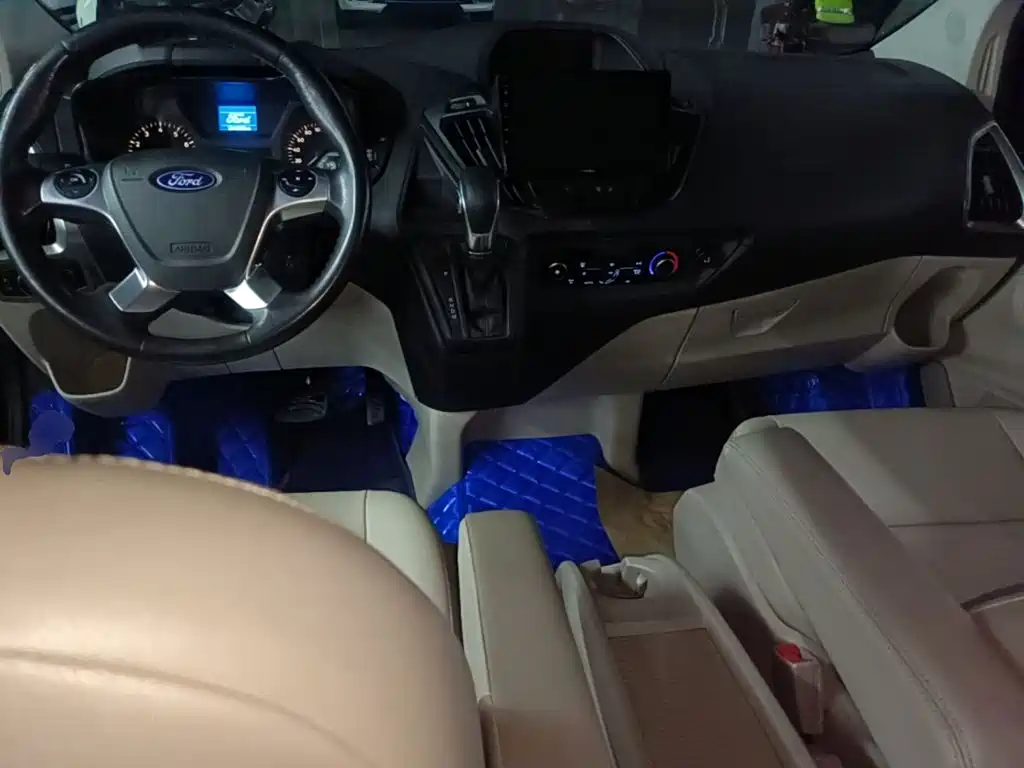 Photo 10 - Ford Tourneo